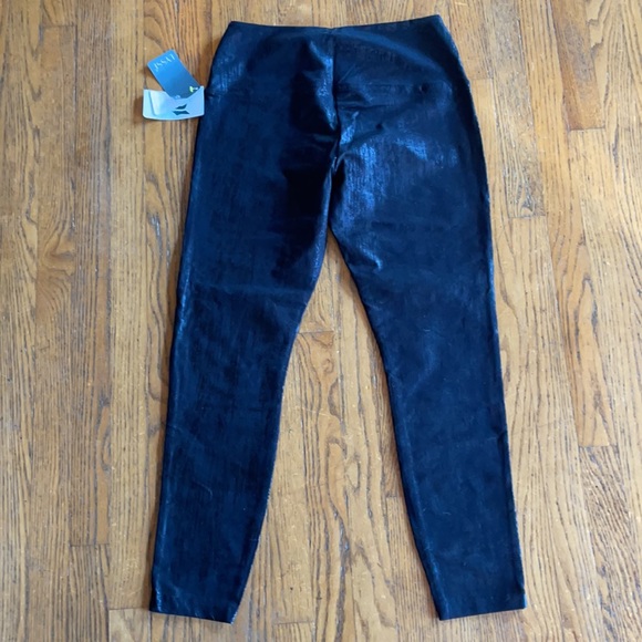 NWT Lysse faux leather moto style shaping leggings. Size L - Picture 5 of 6